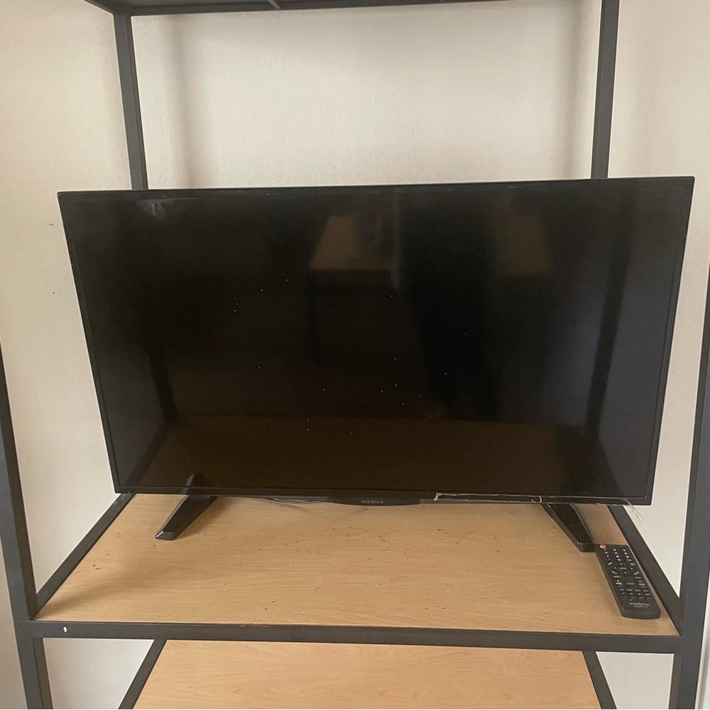 Insignia 37 inch tv